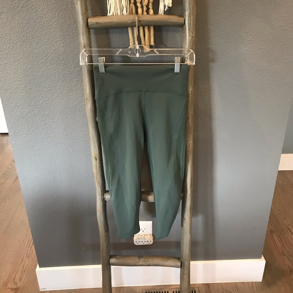 Lululemon Sun Setter Crop “17